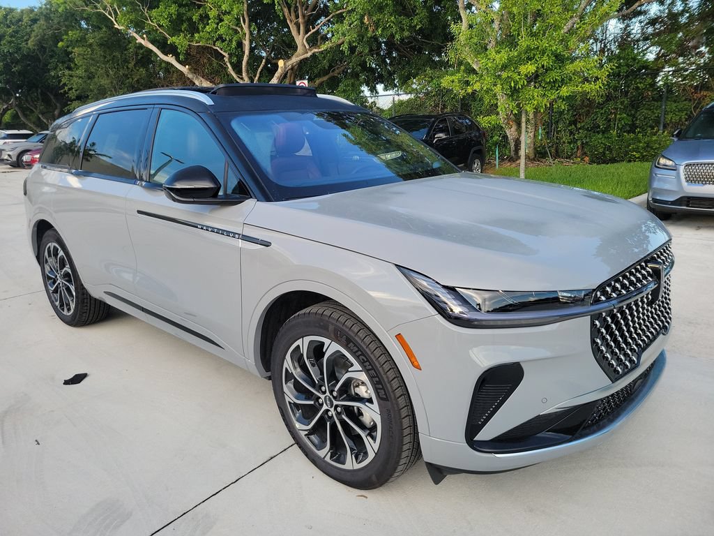 New 2026 Lincoln Nautilus Reserve AWD/4WD image 2