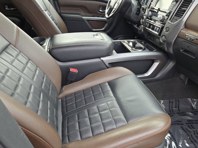 Used 2019 Nissan Titan Platinum Reserve image 5