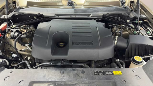 Used 2021 Land Rover Defender 110 X-Dynamic SE AWD/4WD image 38
