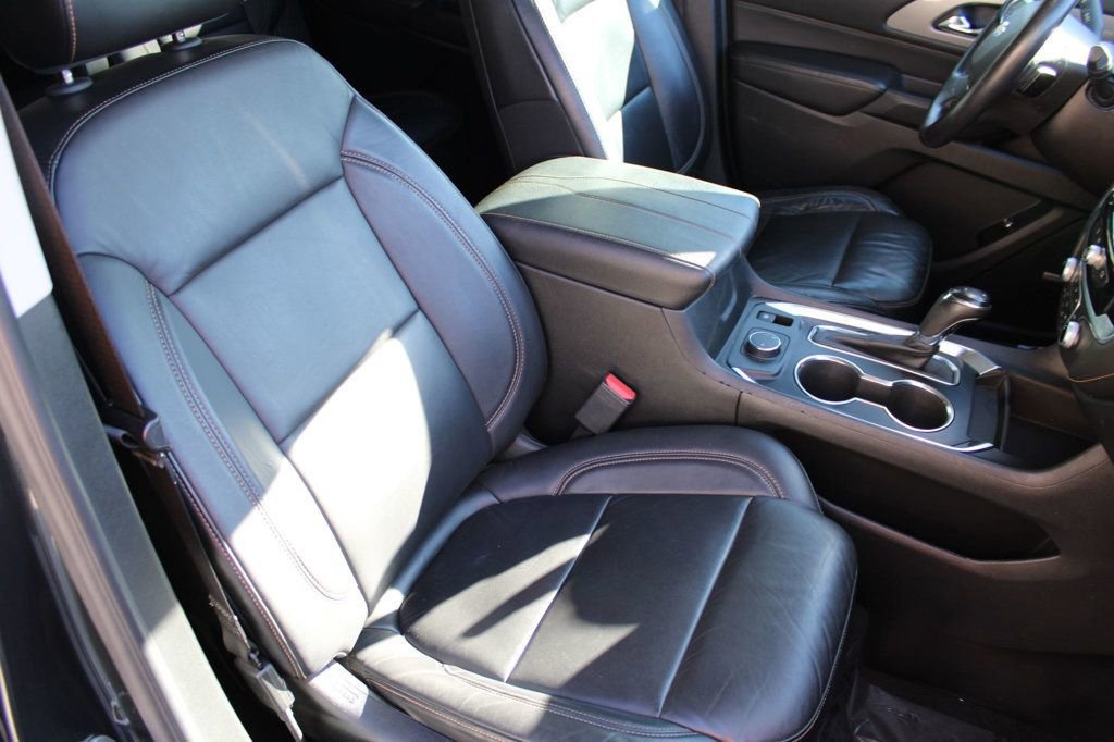 Used 2018 Chevrolet Traverse LT image 15
