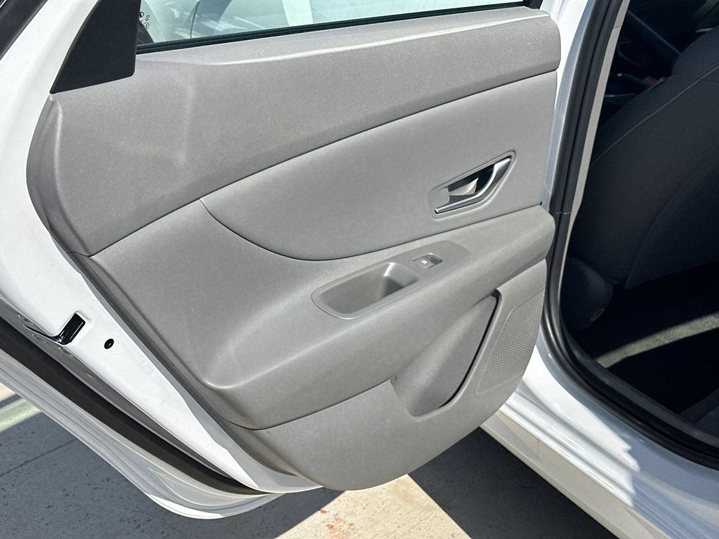 Certified 2025 Hyundai Elantra Sport FWD image 21