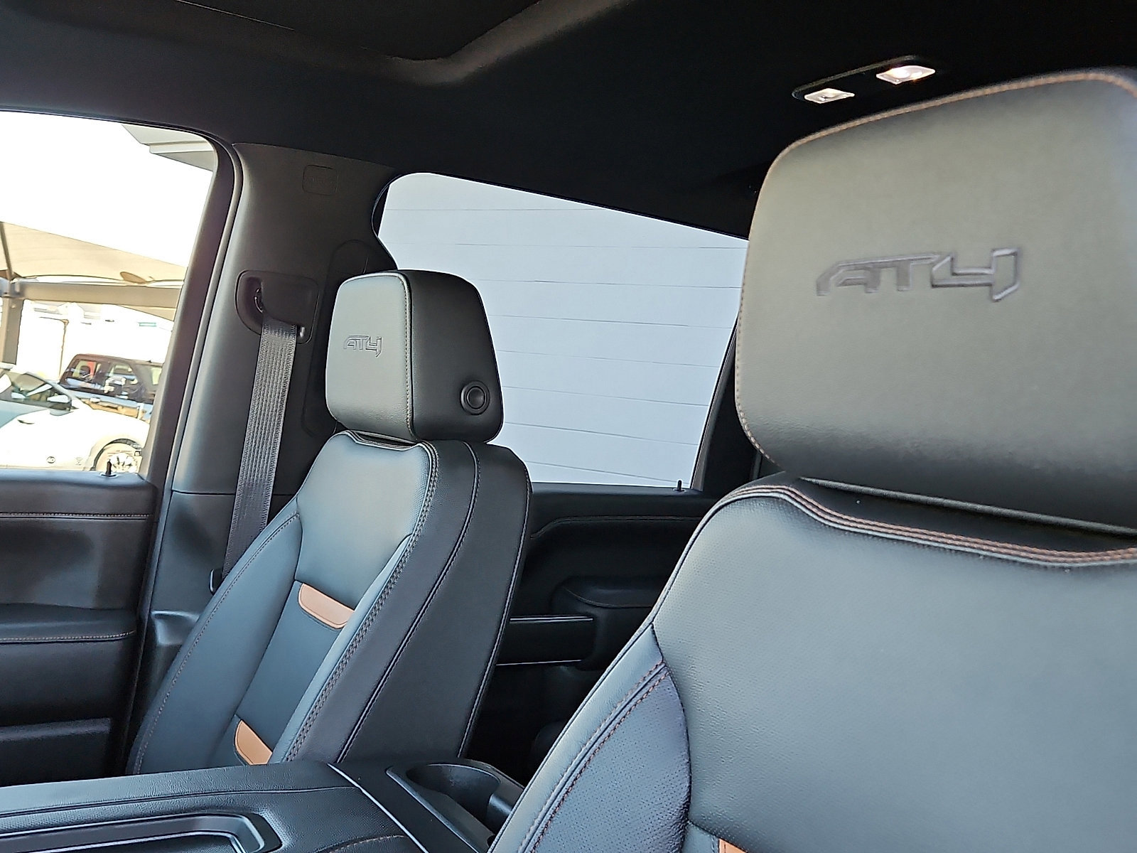 Used 2021 GMC Sierra 2500 AT4 w/ AT4 Premium Plus Package image 13