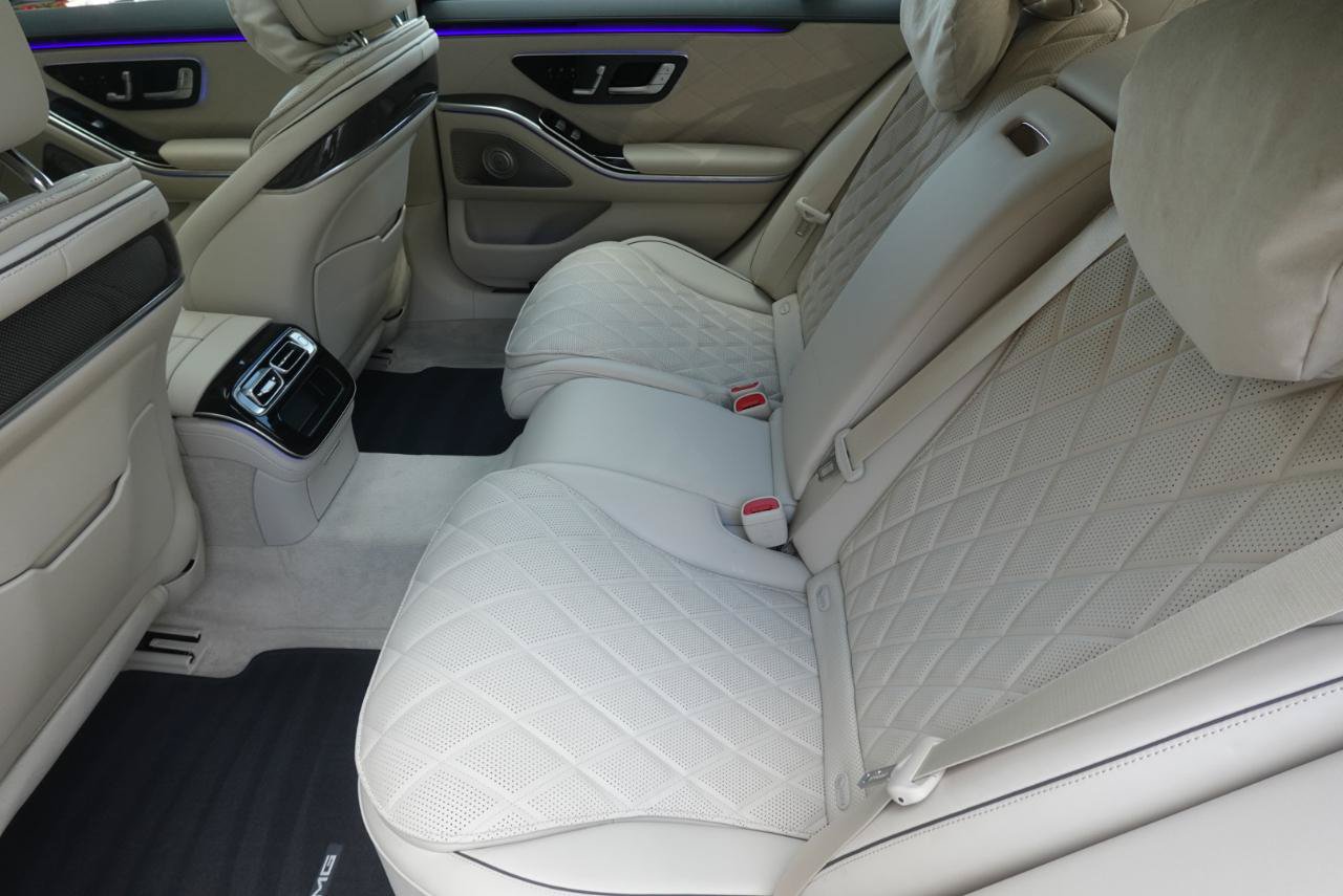 Used 2025 Mercedes-Benz S 580e 4MATIC Sedan image 12