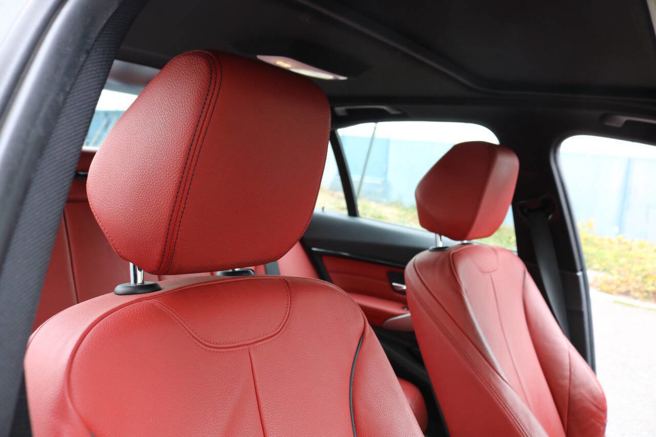 Used 2016 BMW 340i xDrive Sedan image 25