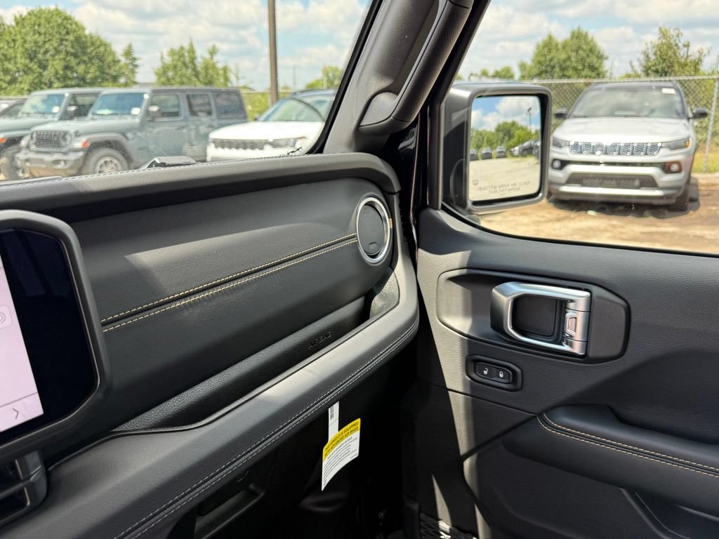 New 2026 Jeep Wrangler Unlimited Sahara AWD/4WD image 21