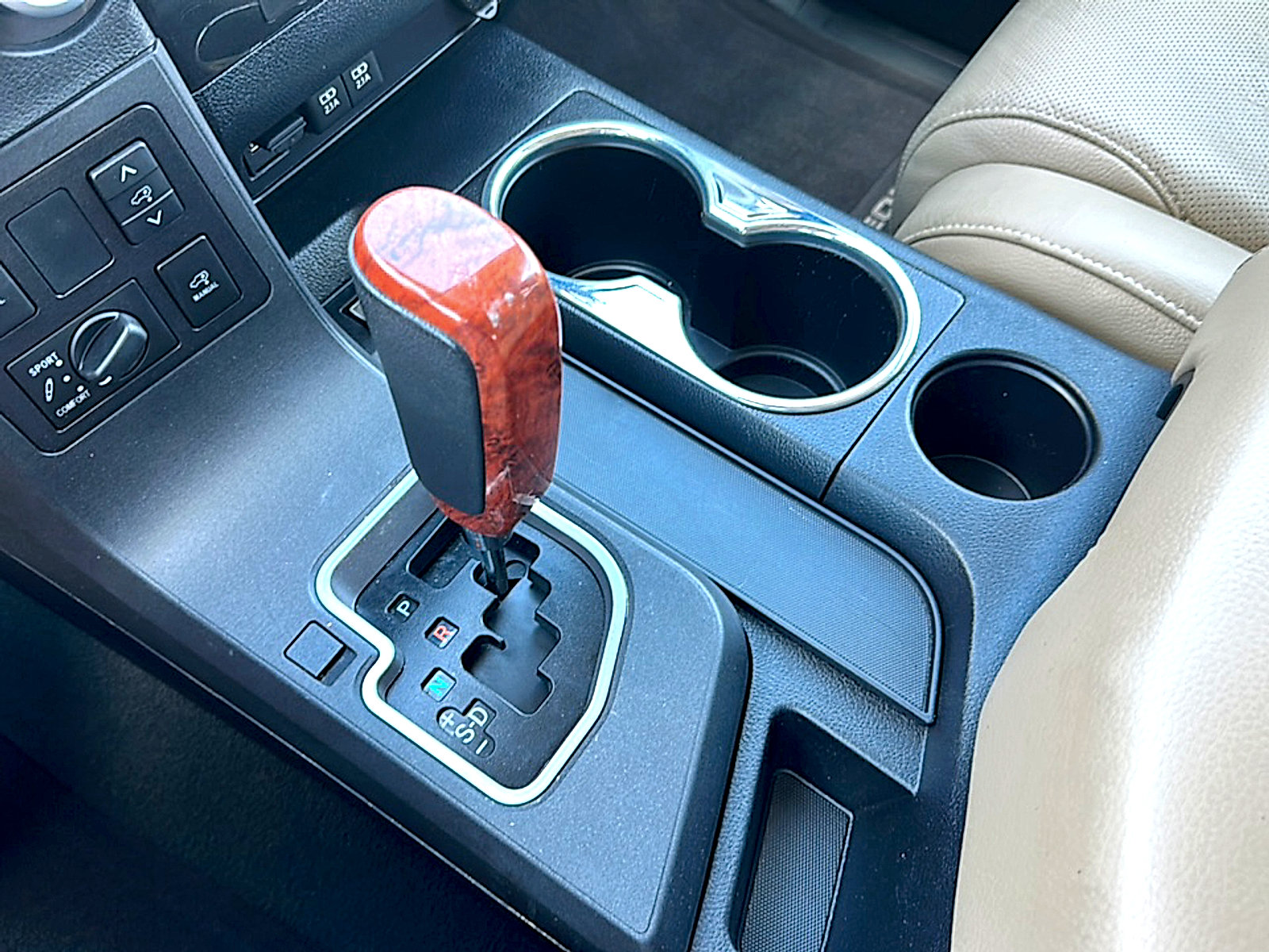 Used 2020 Toyota Sequoia Platinum RWD image 41