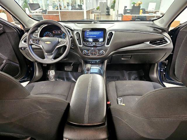 Used 2021 Chevrolet Malibu LT image 9