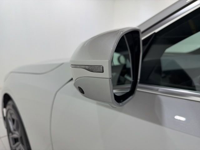 Used 2026 BMW 530i xDrive w/ Premium Package AWD/4WD image 9