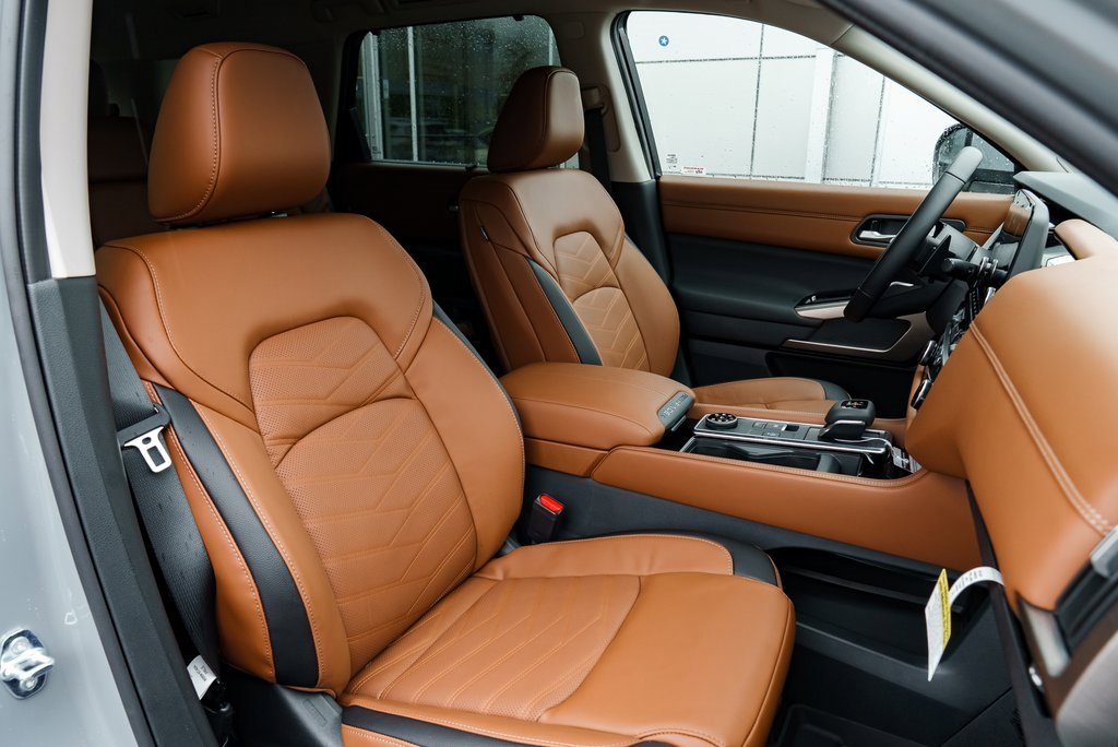 New 2025 Nissan Pathfinder Platinum image 30