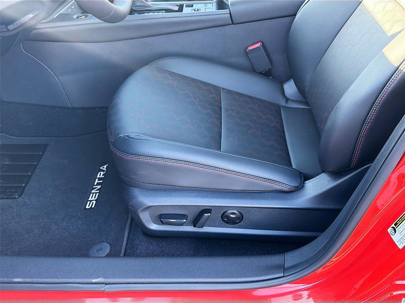 New 2026 Nissan Sentra SR w/ SR Premium Package FWD image 19