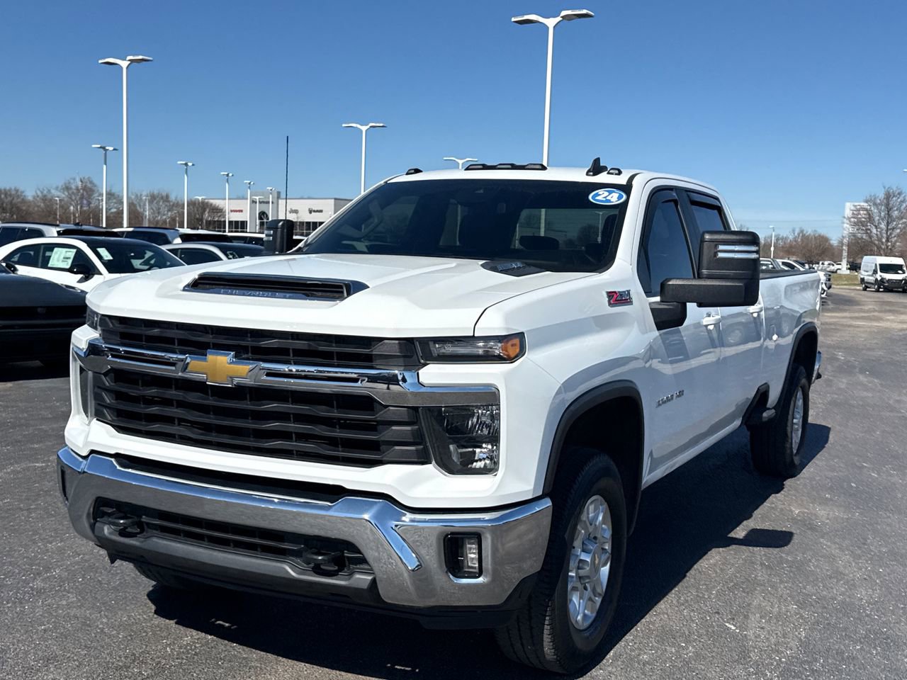 Used 2024 Chevrolet Silverado 3500 LT w/ Convenience Package image 7