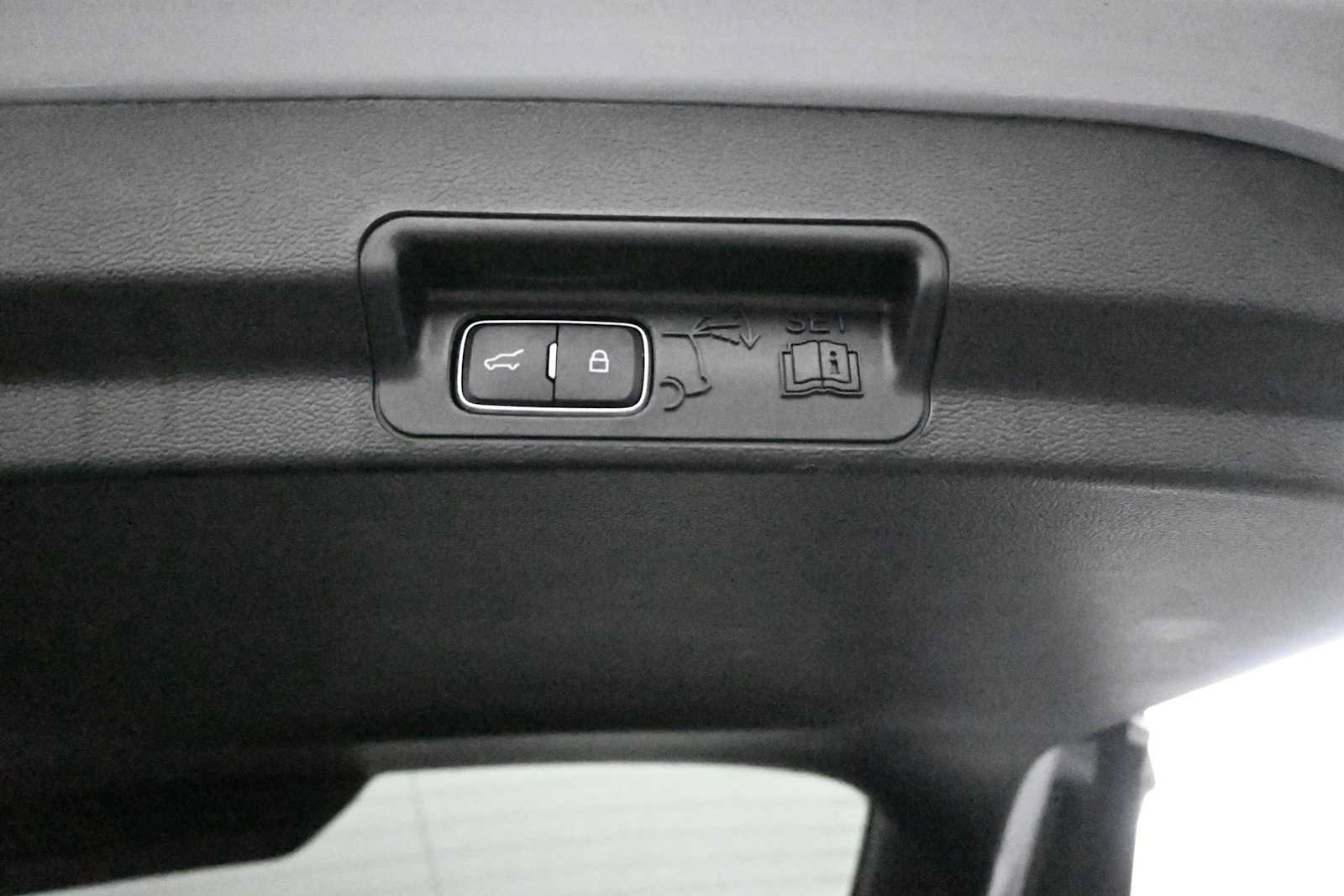 Used 2025 Ford Explorer Platinum RWD image 26