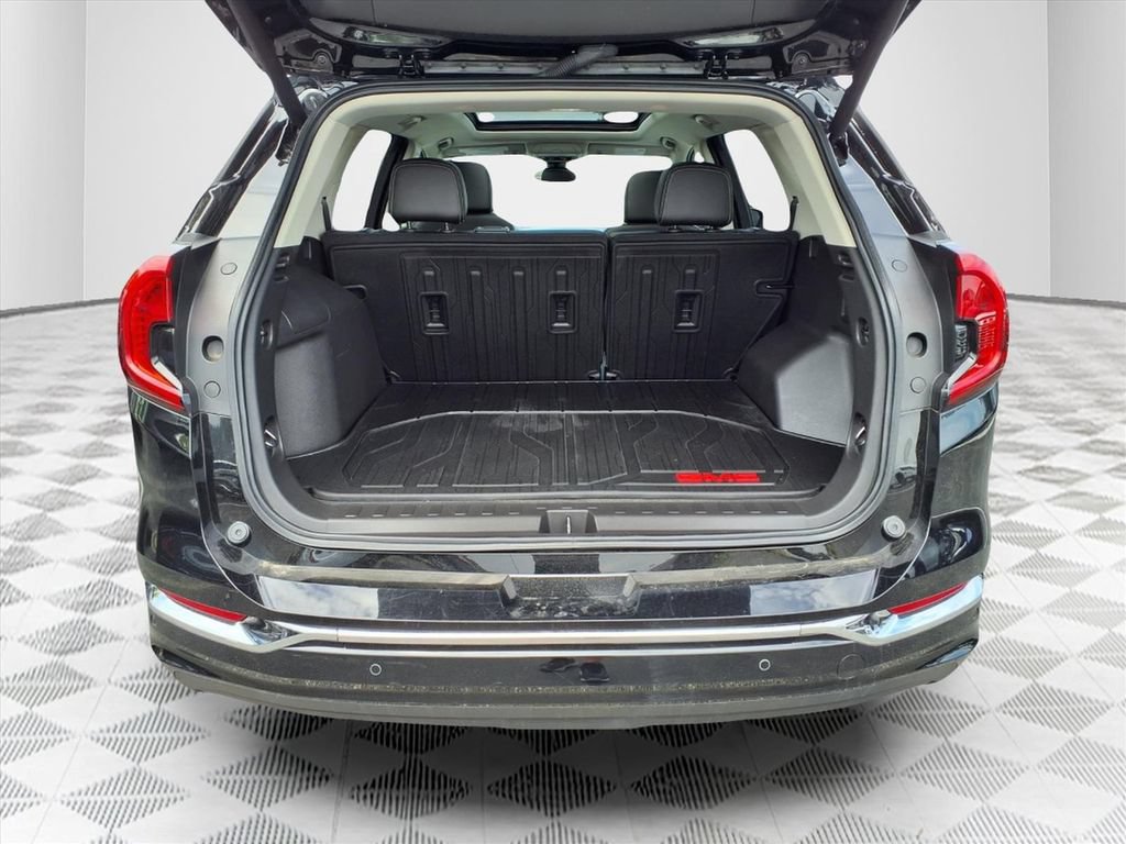 Certified 2024 GMC Terrain Denali w/ Denali Premium Package AWD/4WD image 7