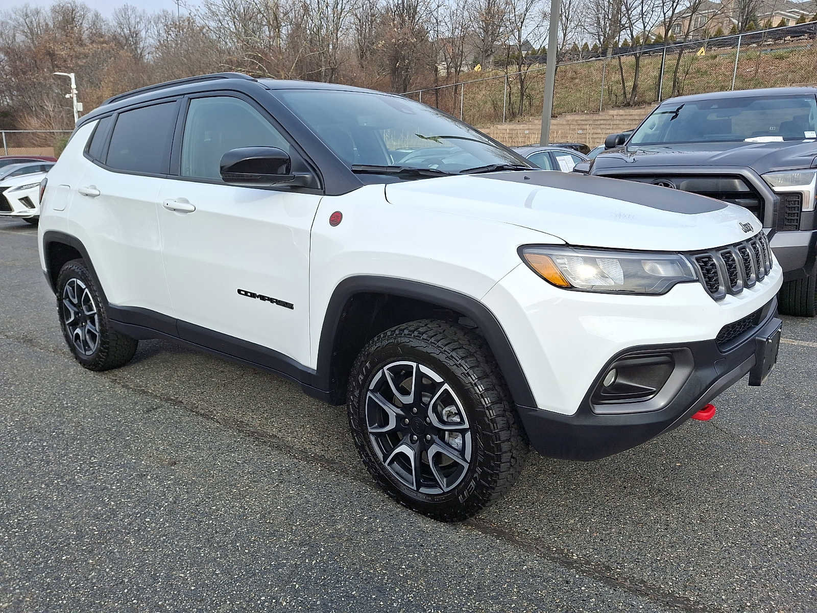 Used 2024 Jeep Compass Trailhawk image 3