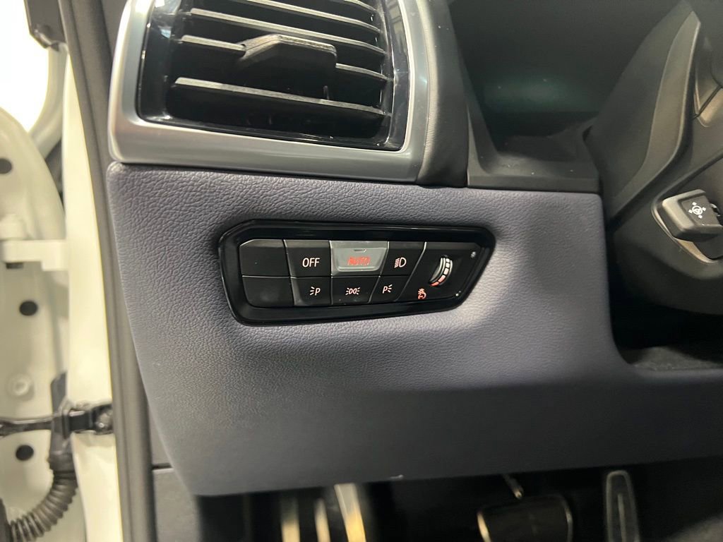 Used 2025 BMW 840i xDrive w/ M Sport Professional Package image 19