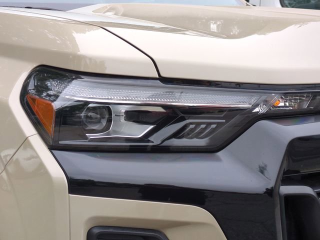 Used 2024 Chevrolet Colorado Z71 w/ Z71 Convenience Package 2 AWD/4WD image 5