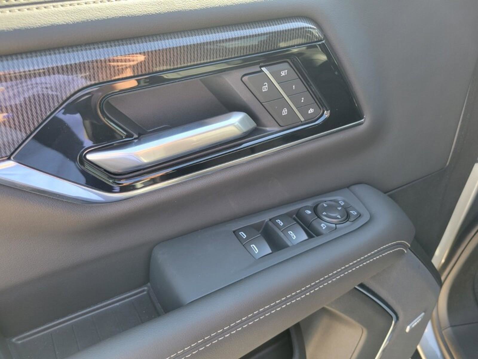 New 2026 GMC Yukon XL Elevation image 15