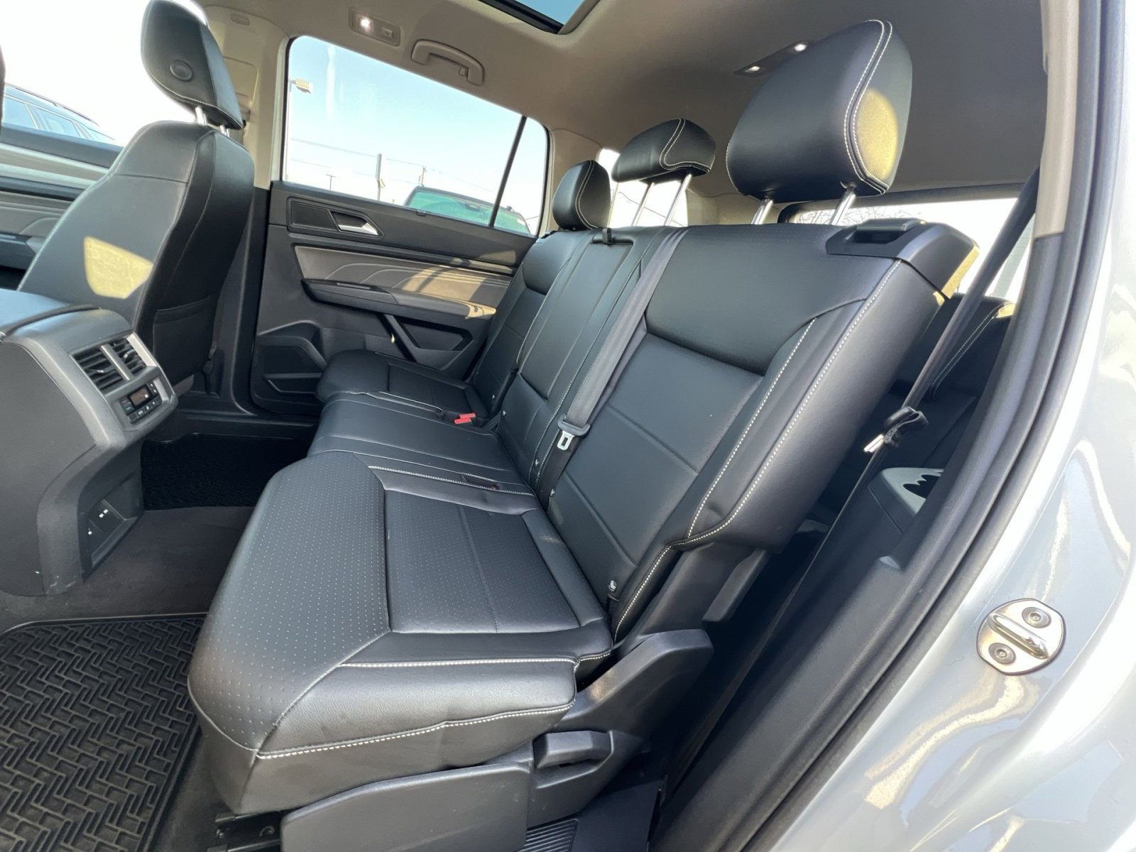 Used 2022 Volkswagen Atlas SEL image 25