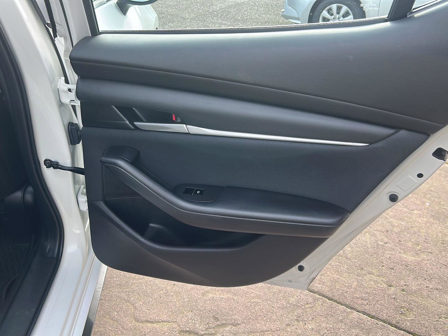 Used 2022 MAZDA MAZDA3 s image 21