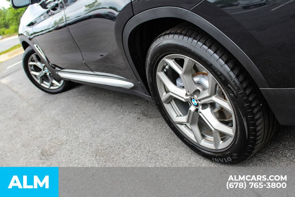 Used 2024 BMW X4 xDrive30i w/ Parking Assistance Package AWD/4WD image 12