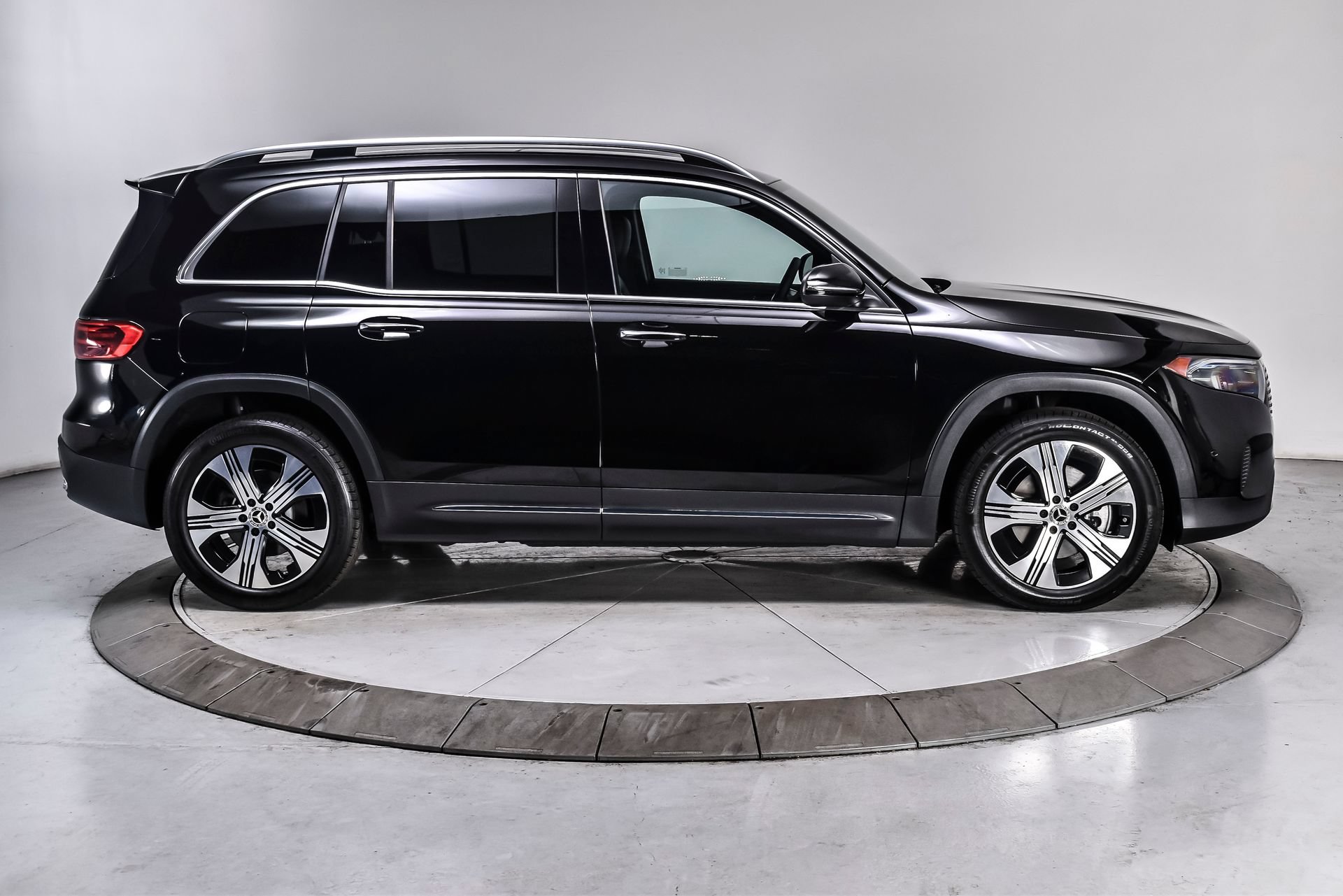 Used 2024 Mercedes-Benz EQB 350 4MATIC SUV w/ Winter Package image 7
