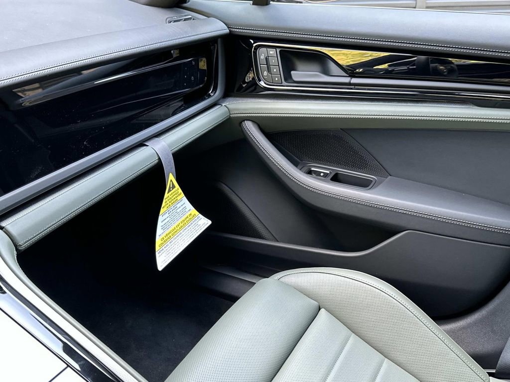 New 2025 Porsche Panamera 4 image 26