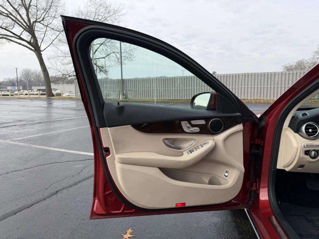Used 2018 Mercedes-Benz C 300 4MATIC Sedan image 17