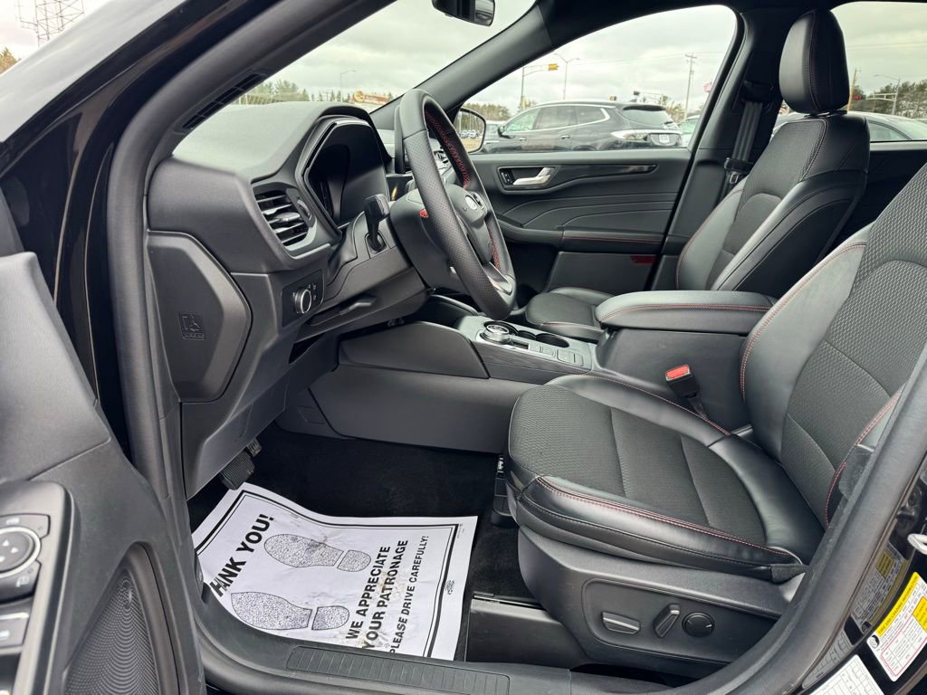 Used 2025 Ford Escape ST-Line image 12