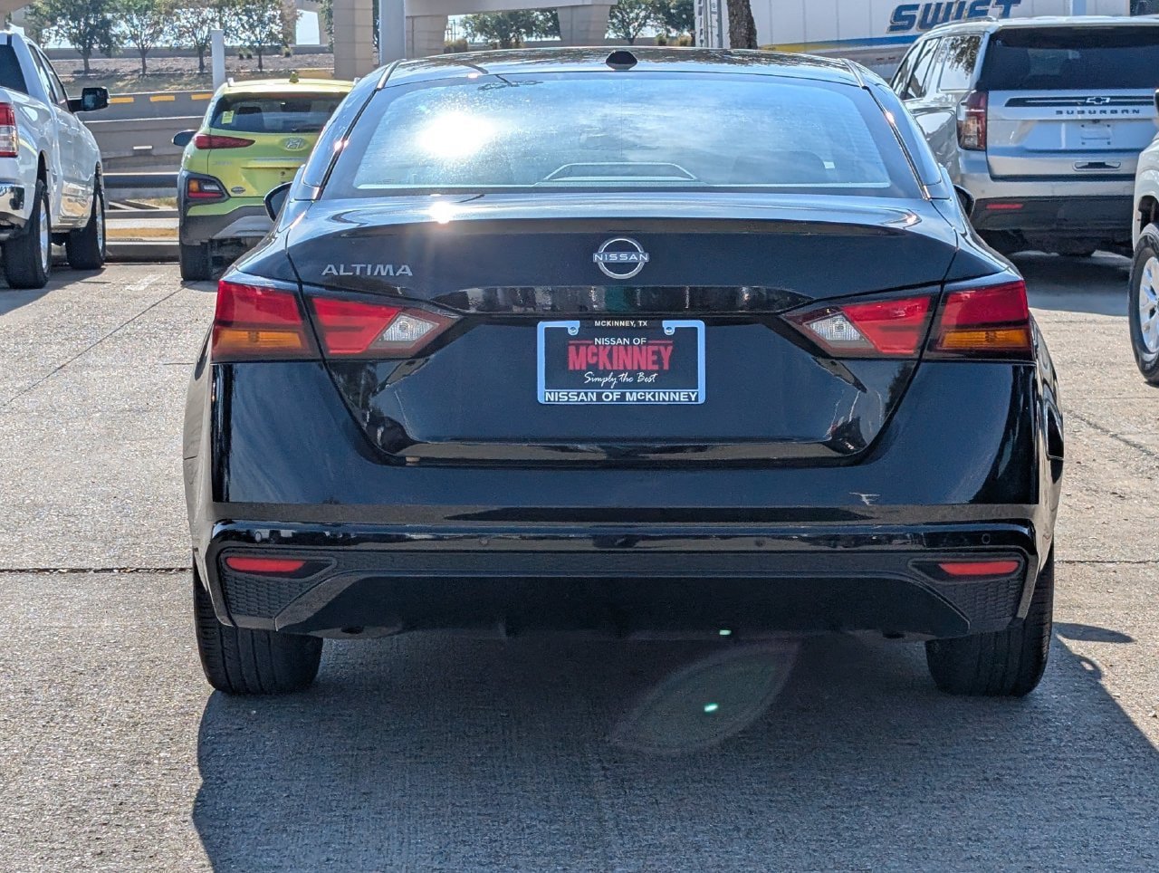 Used 2025 Nissan Altima 2.5 SV FWD image 5