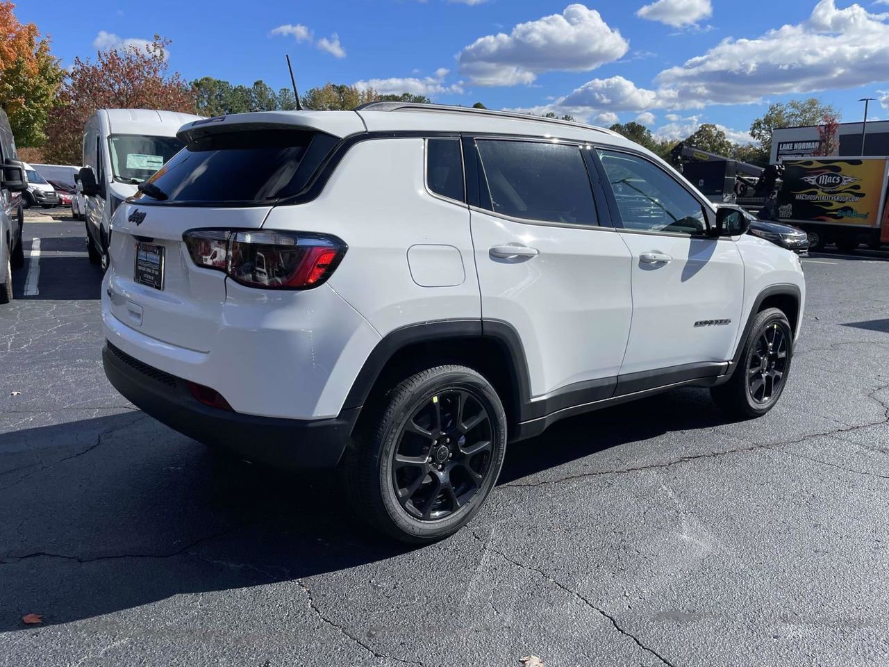 New 2026 Jeep Compass Latitude image 9