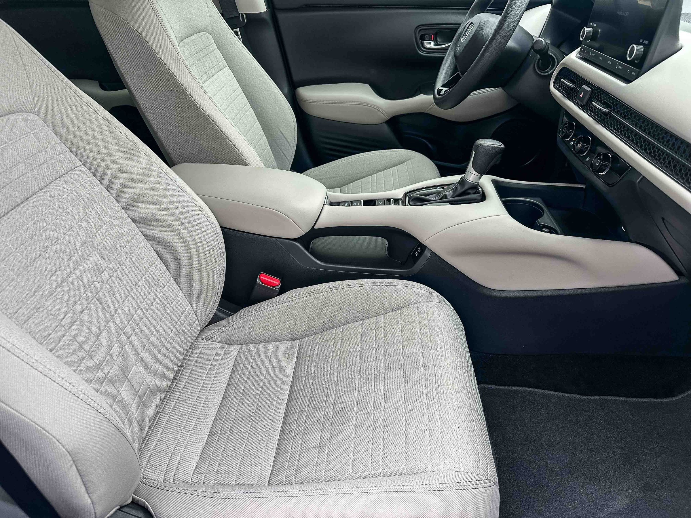 Used 2025 Honda HR-V LX image 24