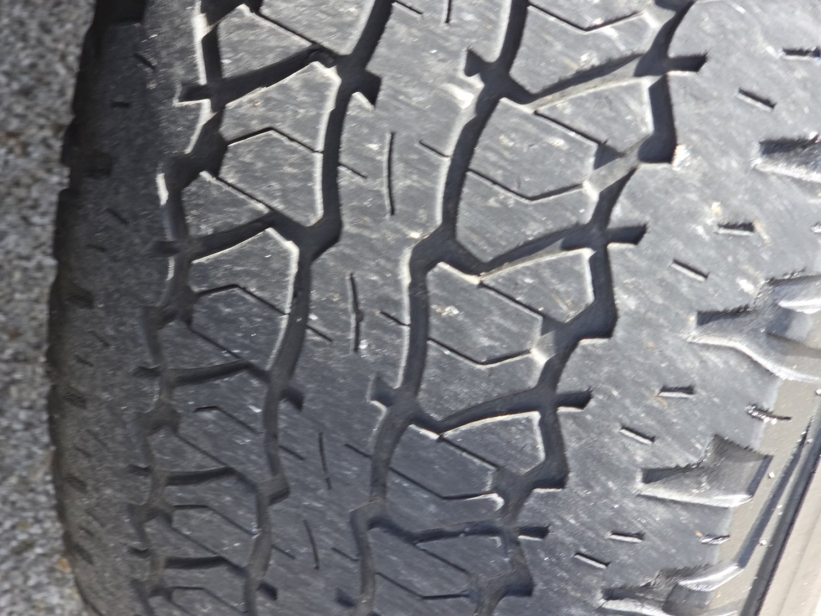 Used 2018 Jeep Cherokee Trailhawk w/ Cold Weather Group image 11