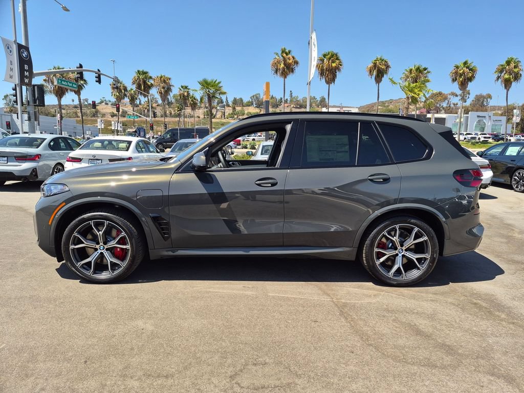 New 2026 BMW X5 xDrive50e w/ M Sport Package AWD/4WD image 5