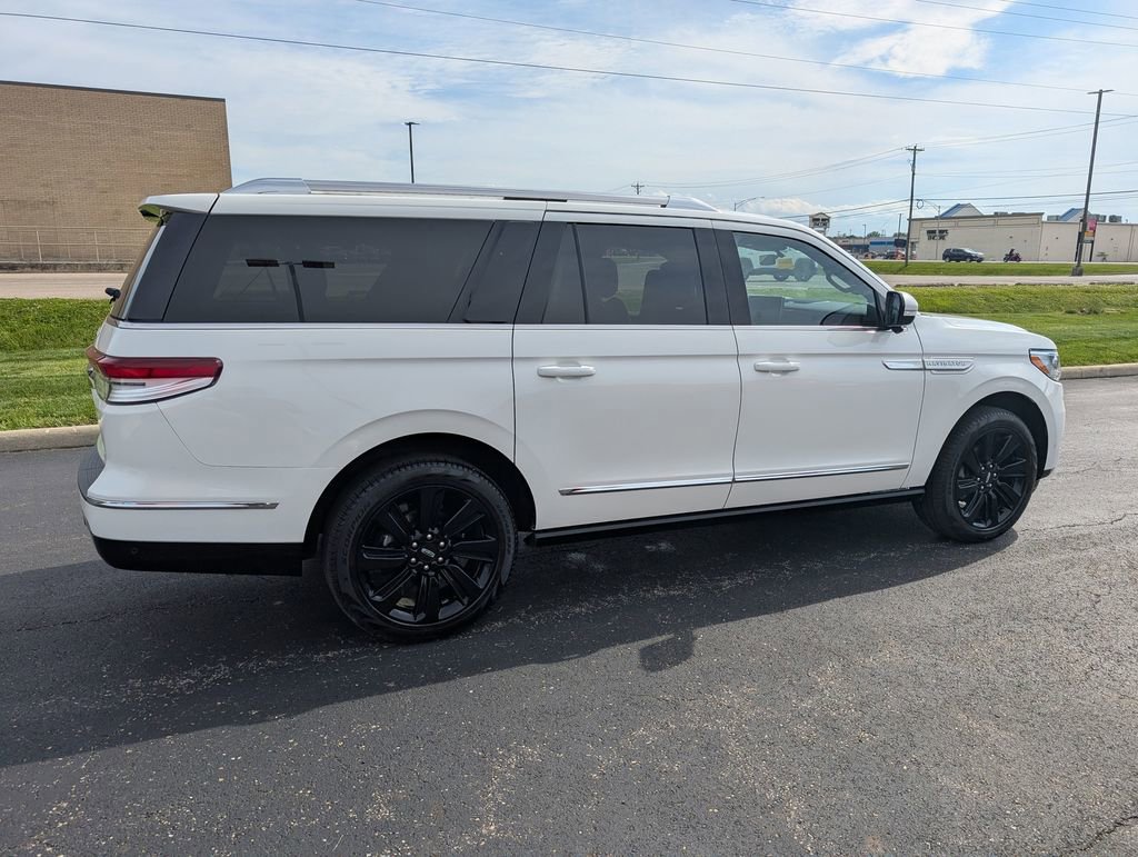 Used 2024 Lincoln Navigator L Reserve AWD/4WD image 9