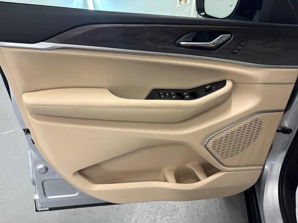 New 2026 Jeep Grand Cherokee L Limited RWD image 11