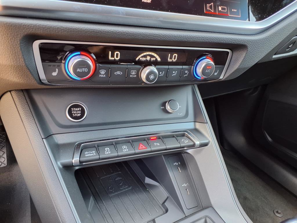 New 2025 Audi Q3 2.0T Premium image 18