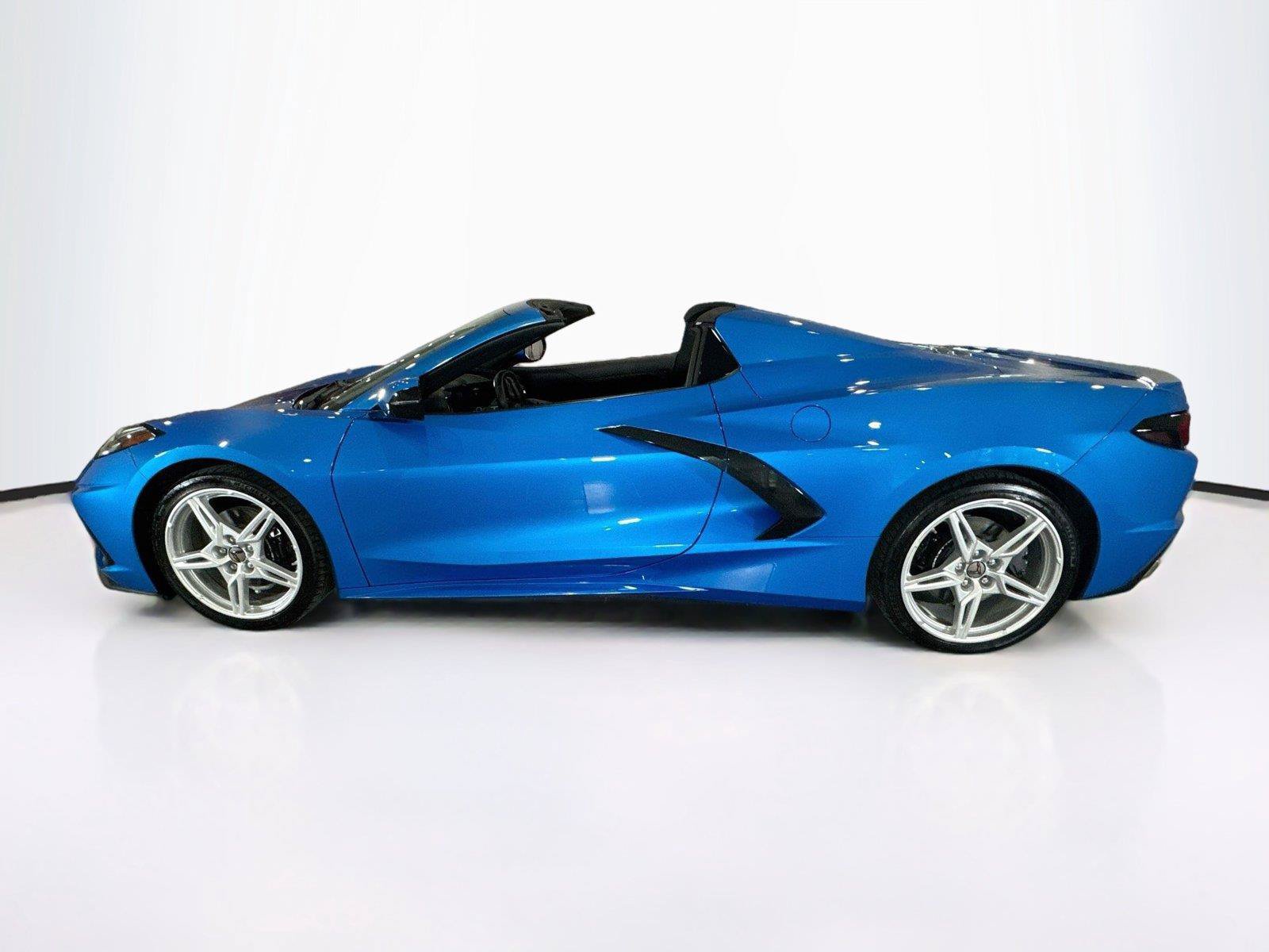Used 2024 Chevrolet Corvette Stingray Convertible w/ 1LT RWD image 2