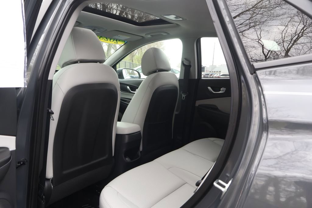Used 2023 Hyundai Kona Limited w/ Cargo Package FWD image 44