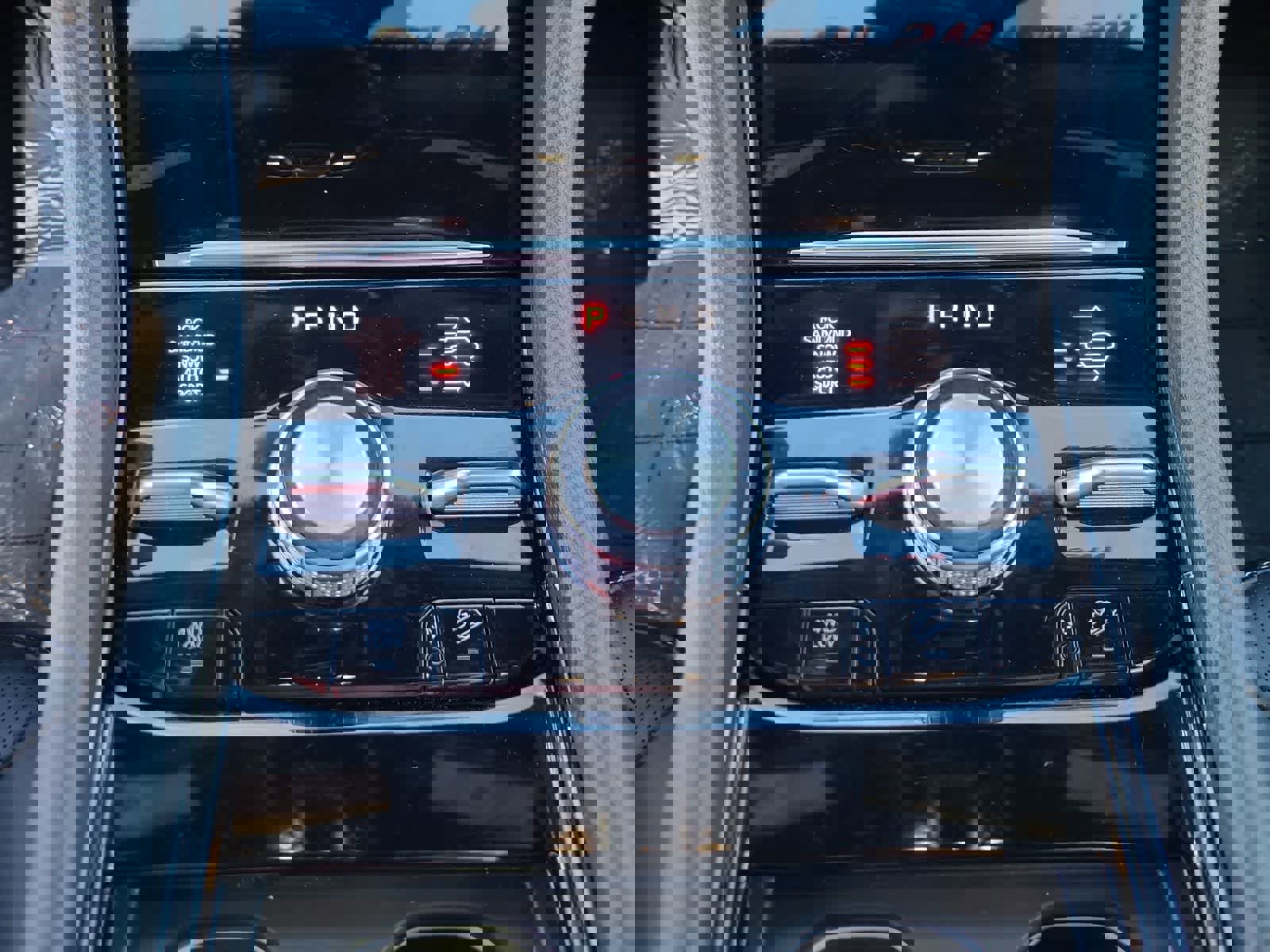 Used 2024 Jeep Grand Cherokee Overland w/ Trailer Tow Package image 25