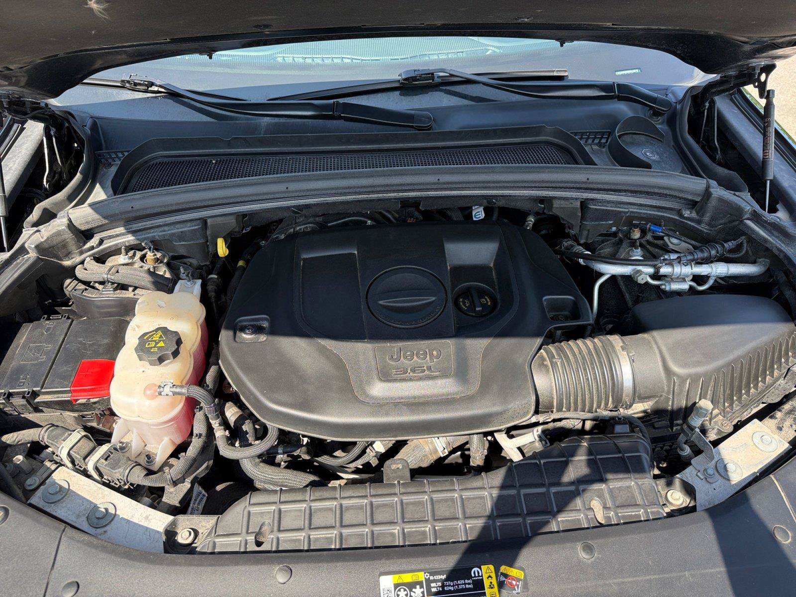 Used 2022 Jeep Grand Cherokee Overland AWD/4WD image 32