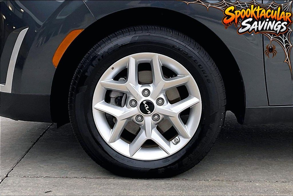 Used 2025 Kia Soul LX w/ LX Technology Package FWD image 8
