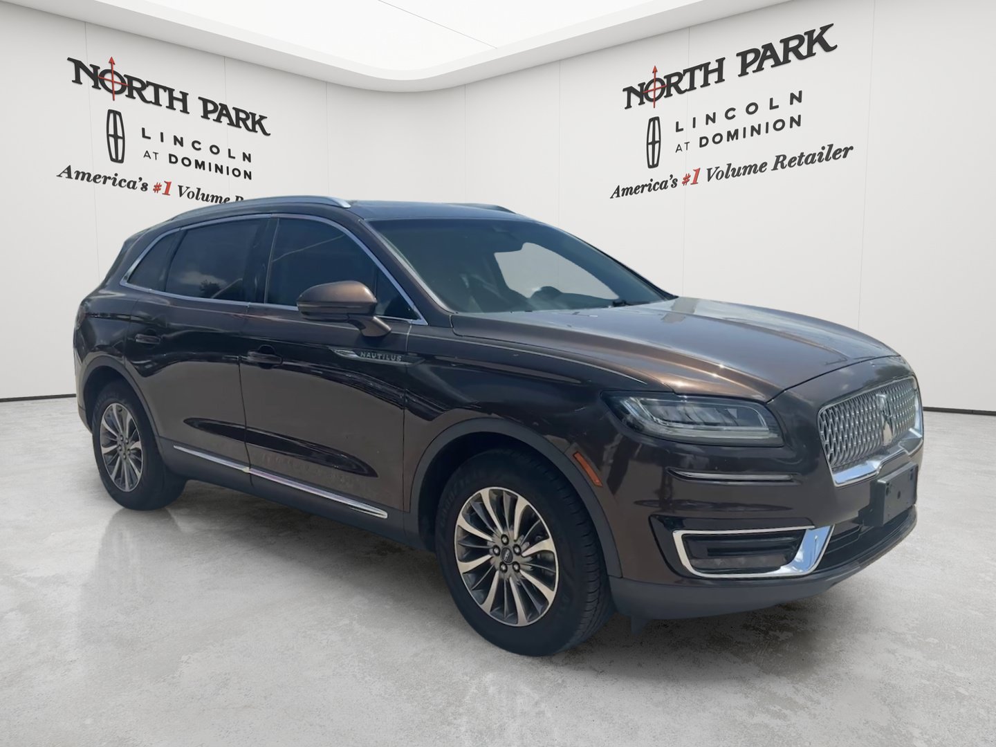 Used 2019 Lincoln Nautilus Select AWD/4WD image 7