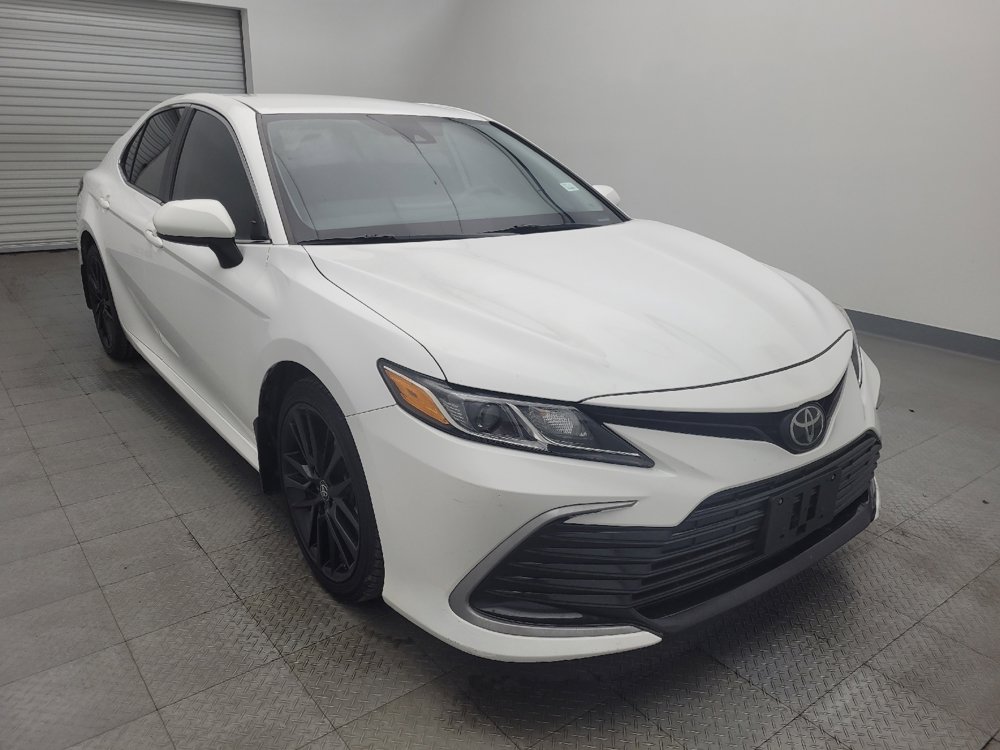 Used 2021 Toyota Camry LE image 13