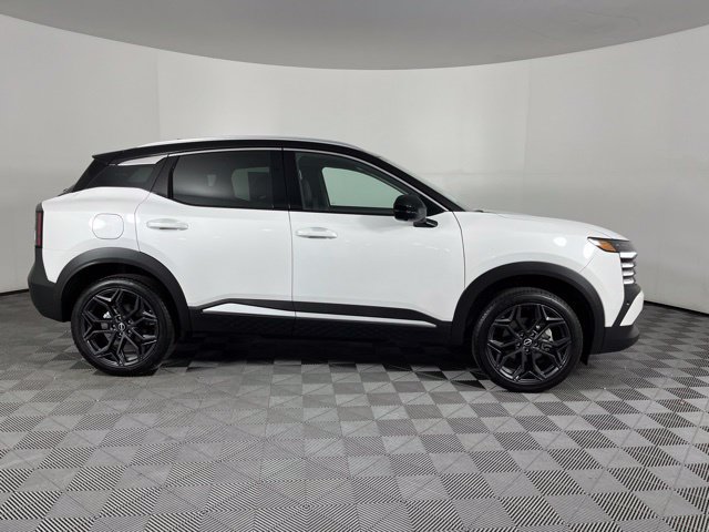New 2026 Nissan Kicks SR w/ SR Premium Package FWD image 12