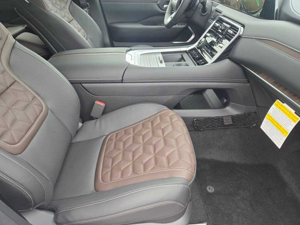 New 2026 Nissan Armada Platinum Reserve w/ Accent Package image 7