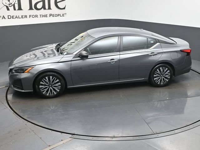 Used 2024 Nissan Altima 2.5 SV FWD image 72