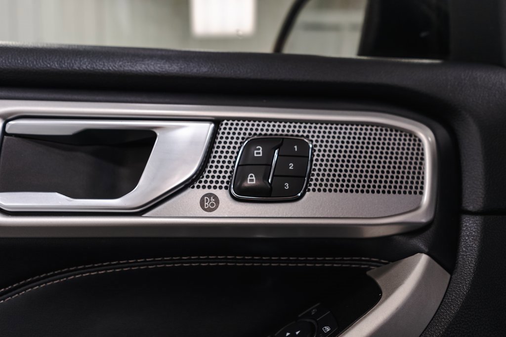 Used 2021 Ford Explorer Limited w/ Equipment Group 301A image 28