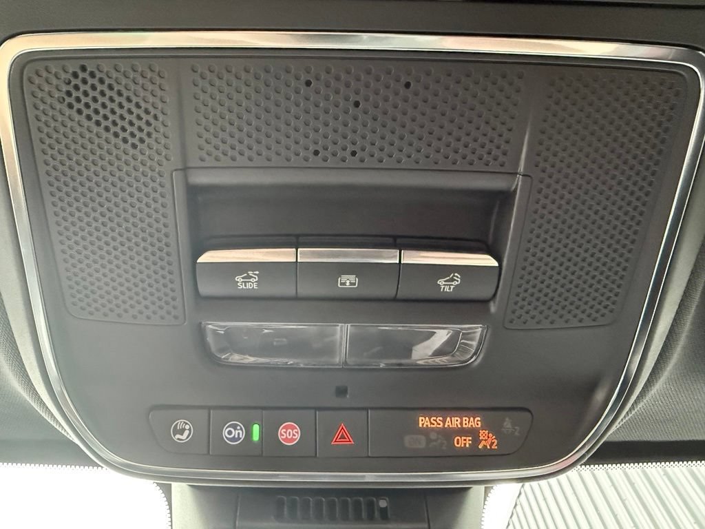Used 2025 Chevrolet Equinox RS AWD/4WD image 18