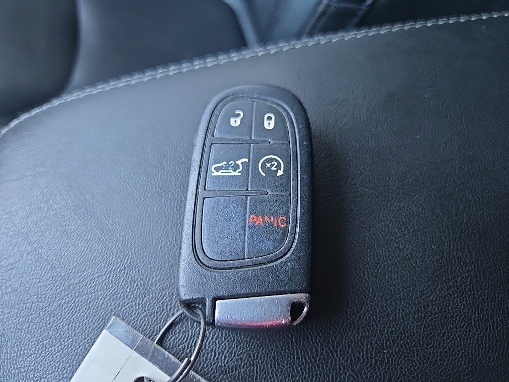Used 2022 Jeep Cherokee Limited AWD/4WD image 40