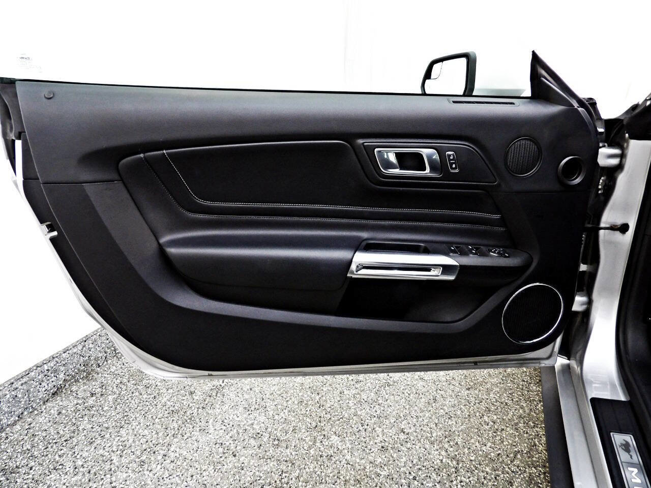 Used 2018 Ford Mustang Premium w/ Equipment Group 201A image 10